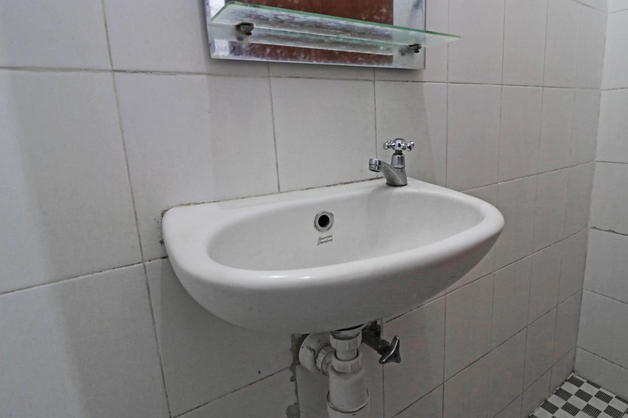 Borneo Hostel Jakarta Exteriör bild